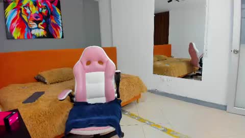 Snapshot of lola_sweeet18 chatting on July 8, 9:14 am lola_sweeet18 online show from July 8, 9:14 am