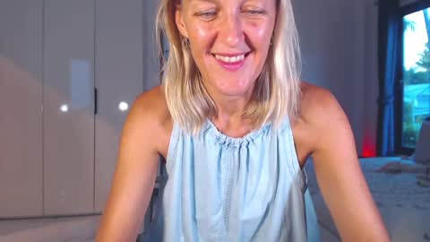 Lola online show from April 23, 10:58 am