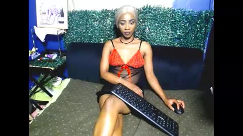 Snapshot of lolasavagexo chatting on April 29, 1:10 am lolasavagexo online show from April 29, 1:10 am