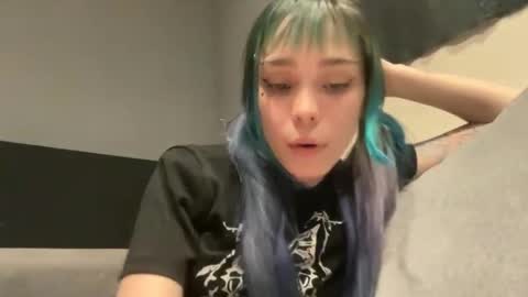 lole online show from March 30, 7:48 pm