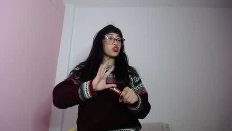 Snapshot of lolitabitchhorney_ chatting on January 14, 2:40 am Lolita online show from January 14, 2:40 am