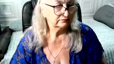 Snapshot of lolkaalyss chatting on July 18, 8:40 am LolkaAlyss online show from July 18, 8:40 am