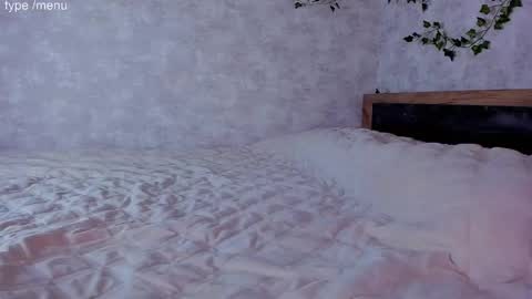 Mia online show from December 18, 5:13 am