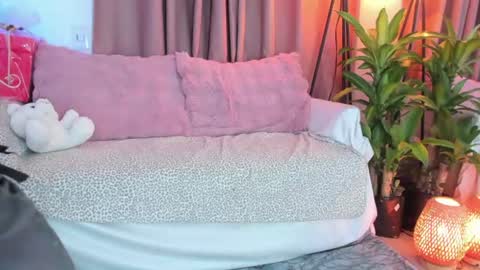 Lolly  online show from June 18, 4:46 am