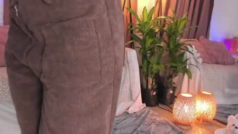 Snapshot of lollypetitte_ chatting on June 15, 1:19 am Lolly online show from June 15, 1:19 am