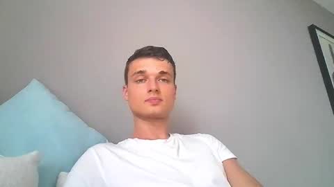 Snapshot of london_tomy chatting on March 1, 10:45 pm london_tomy online show from March 1, 10:45 pm