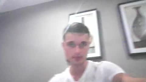 Snapshot of london_tomy chatting on March 20, 1:32 am london_tomy online show from March 20, 1:32 am