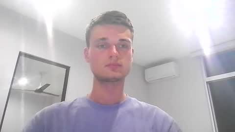 Snapshot of london_tomy chatting on March 22, 2:26 am london_tomy online show from March 22, 2:26 am