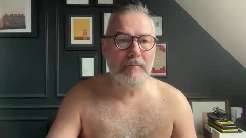 EnglishBear online show from February 26, 9:19 am