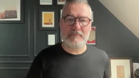 EnglishBear online show from March 4, 8:42 am