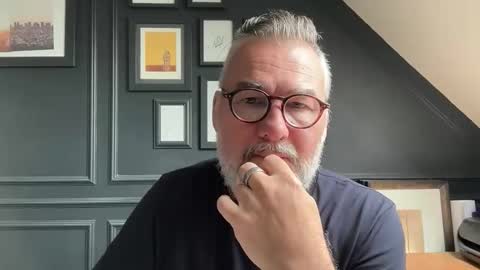 EnglishBear online show from June 5, 9:26 am