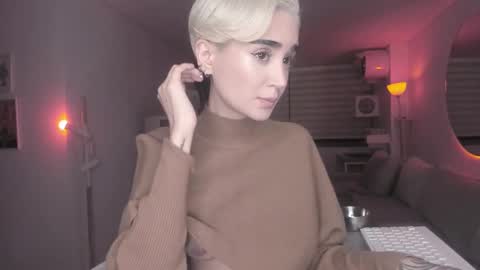 SABRINA online show from February 10, 11:45 pm