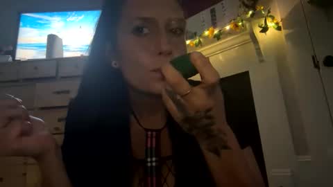 lonelymilfxoxo online show from May 22, 8:32 am