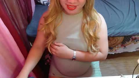 lonelysofia6969 online show from May 23, 6:34 pm