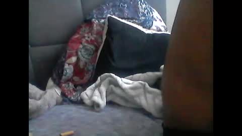 Snapshot of longjohnpurp29 chatting on March 1, 4:09 pm how can i plz u online show from March 1, 4:09 pm