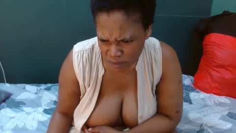 Snapshot of longlip30 chatting on February 20, 6:26 am Longlip30 online show from February 20, 6:26 am