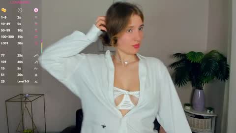 Snapshot of loookat_me chatting on May 23, 8:46 pm Jina online show from May 23, 8:46 pm