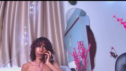 Snapshot of loraforreal chatting on December 22, 5:15 am Blackcat online show from December 22, 5:15 am