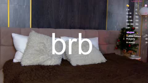 Loraine online show from December 30, 6:05 pm