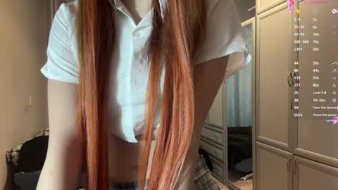 Hello there im Luna Im new here Lets have fun online show from April 9, 4:12 pm