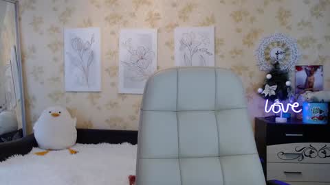 lorameouls online show from December 25, 10:28 am