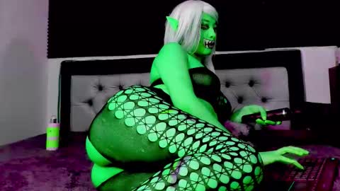 Lore Depp online show from November 4, 3:16 am