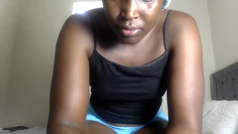 Snapshot of lorelah_sweetgirl chatting on April 6, 8:26 am LORELAH online show from April 6, 8:26 am