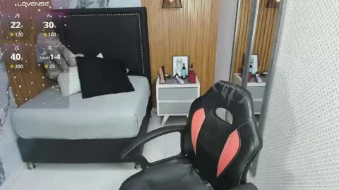 lorenadavies online show from June 7, 12:20 pm
