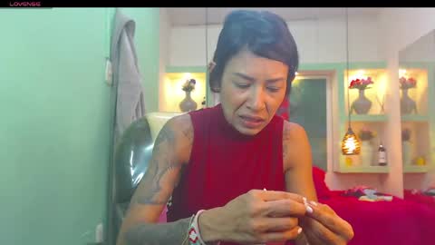 Snapshot of lorenapinto_ chatting on May 21, 1:34 am lore online show from May 21, 1:34 am