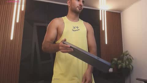  L O R E N Z O  Thumbs Up help  online show from January 14, 5:40 pm