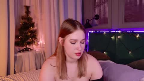 Lori online show from December 21, 8:10 pm