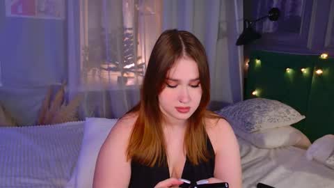 Lori online show from December 17, 6:58 pm