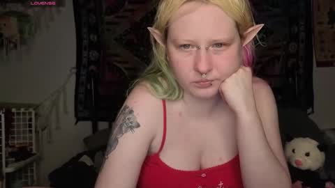 Lori Critter online show from May 16, 12:07 am