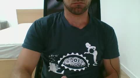 Los timidos online show from August 4, 9:45 am
