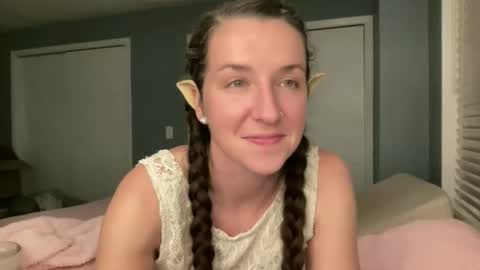 lothlori online show from March 15, 1:22 am