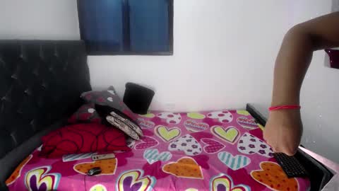 Snapshot of lou_anna02 chatting on November 4, 10:20 pm lou_anna02 online show from November 4, 10:20 pm