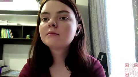 Esma online show from May 31, 9:05 am