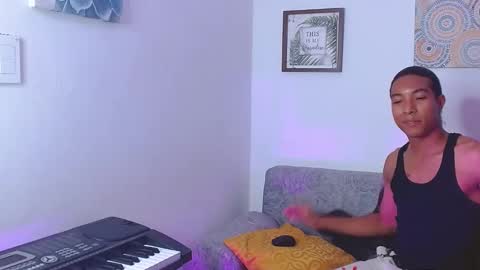 Louis Valdz online show from January 19, 1:33 pm