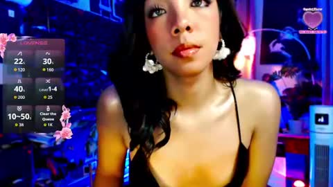Snapshot of louisassy chatting on June 18, 3:18 am Louisa online show from June 18, 3:18 am