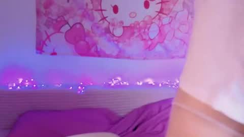 LouiseKane online show from July 25, 5:54 pm
