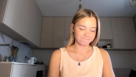 Eliza online show from April 10, 1:16 pm