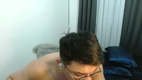 Snapshot of love_hottieh chatting on October 11, 2:00 am love_hottieh online show from October 11, 2:00 am