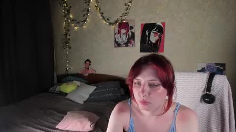 Snapshot of love_is_lola chatting on June 18, 9:14 am Lola online show from June 18, 9:14 am
