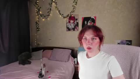 Snapshot of love_is_lola chatting on July 7, 4:04 am Lola online show from July 7, 4:04 am