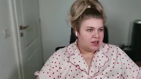 Ally online show from December 4, 8:56 am