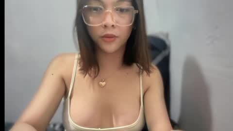 Gelly online show from April 4, 5:32 pm