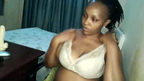 loveedee4 online show from May 13, 5:38 am