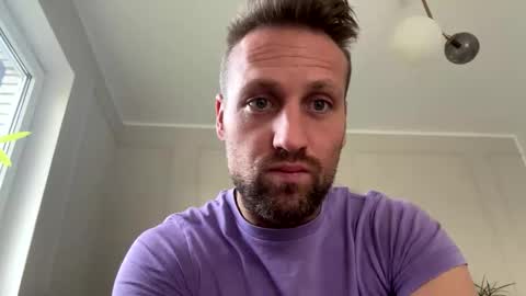 lovefuesse online show from November 4, 7:40 am