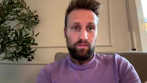 lovefuesse online show from November 21, 7:07 am