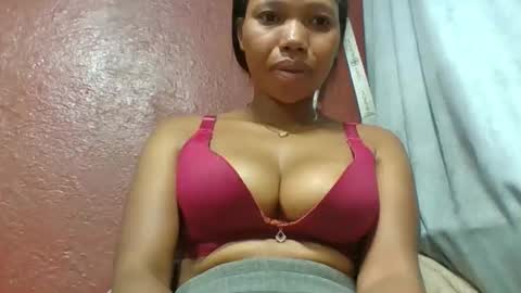 loveinlife750427 online show from April 10, 2:39 am